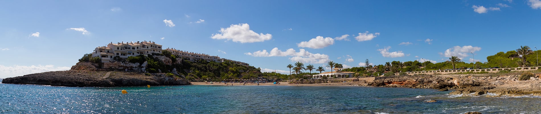 Ansicht der Bucht von Cala Murada mit der Apartmentanlage Playa Murada