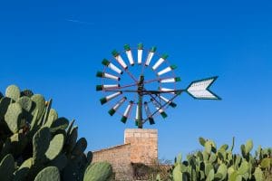 Klassische restaurierte Windmühle auf Mallorca