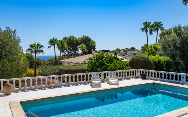PM07389_Villa_Cala-Murada_Pool_Garten_Meerblick_02