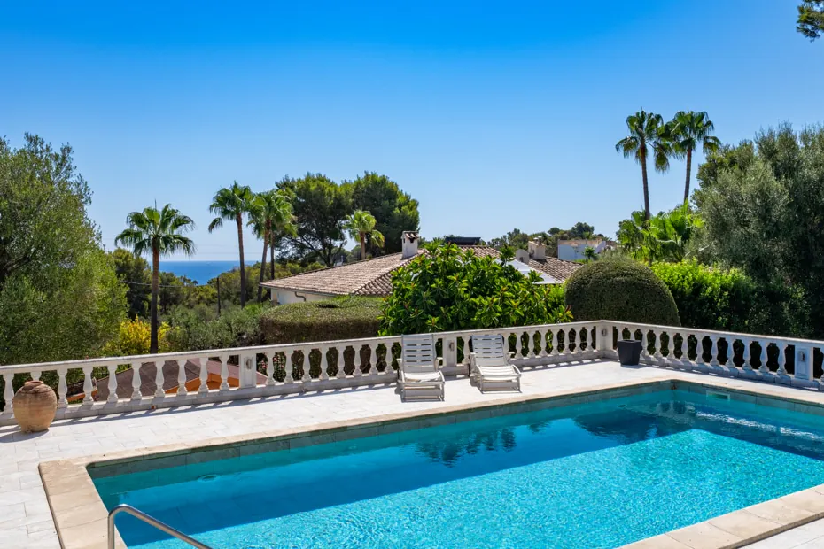 PM07389_Villa_Cala-Murada_Pool_Garten_Meerblick_02