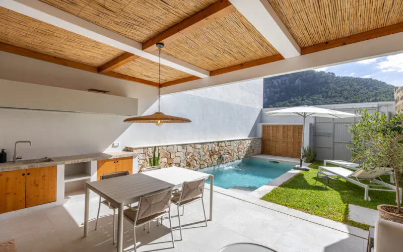 PM07393_Stadthaus_Pool_Garten_Garage_Pollensa_04