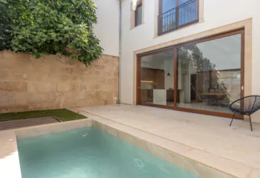 PM07392_Stadhaus_Pool_Pollensa_25