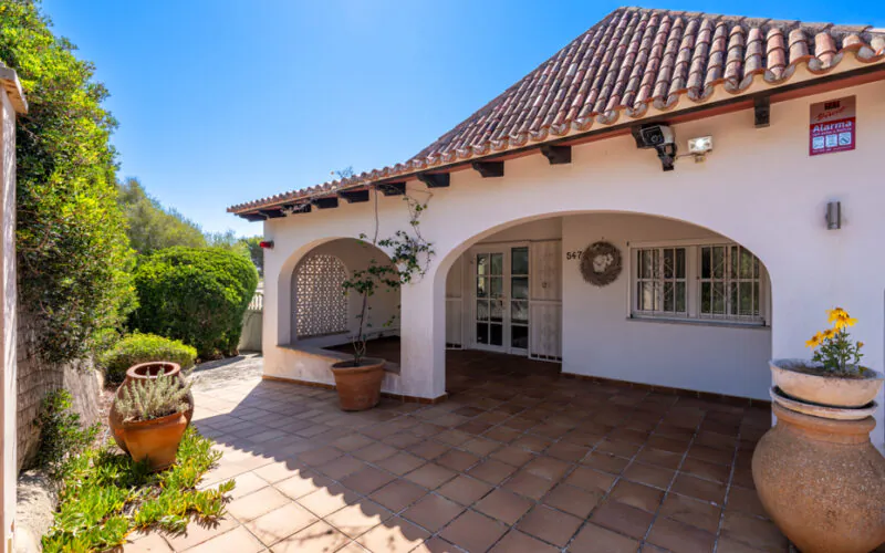 PM07389_Villa_Cala-Murada_Pool_Garten_Meerblick_01