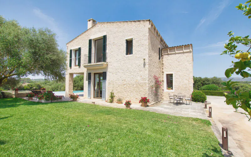 PM07399_Finca_Pool_Garage_Son-Carrio_02