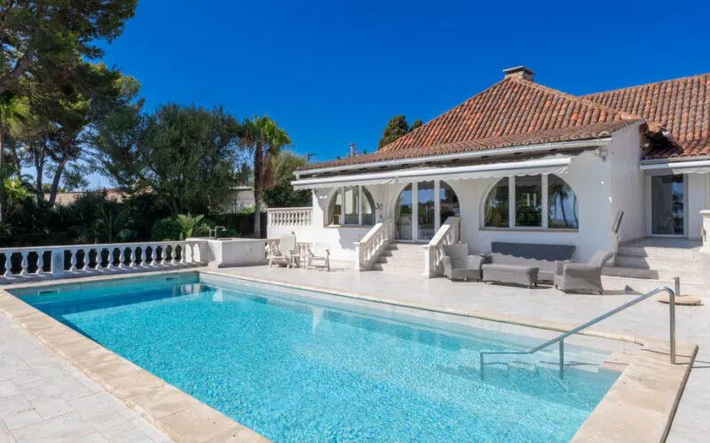 PM07389_Villa_Cala-Murada_Pool_Garten_Meerblick_04